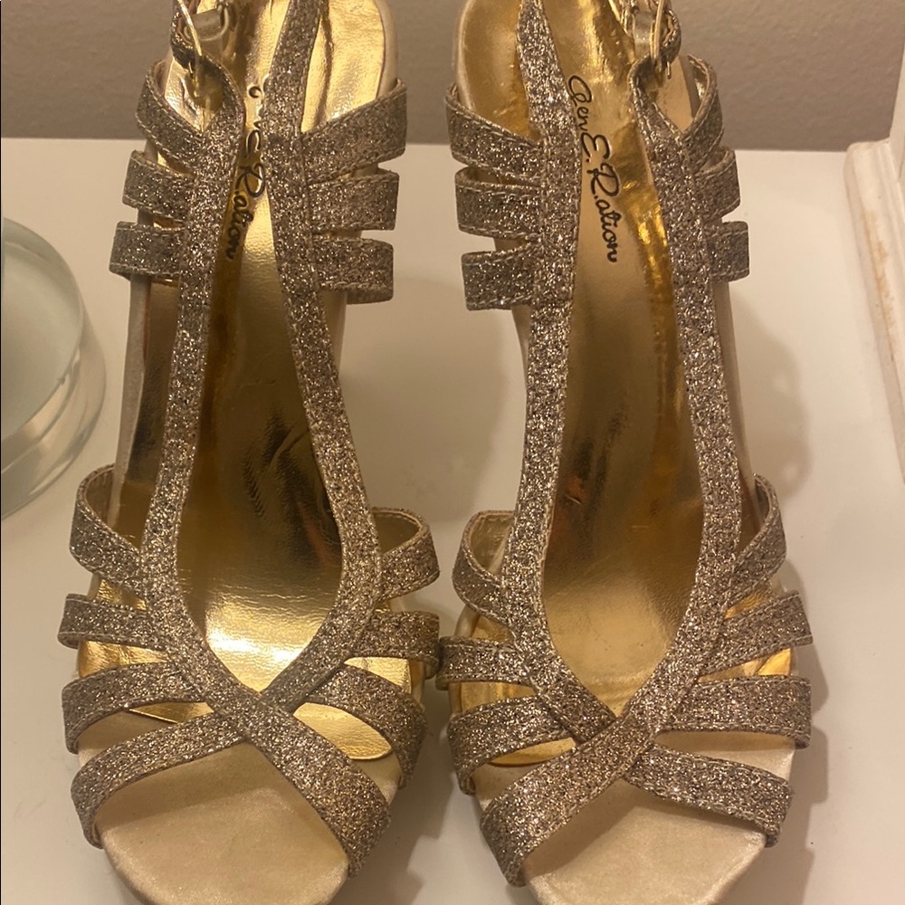 Fabulous Holiday Party Shoes! Gen E Ration Gold Glitter Heels